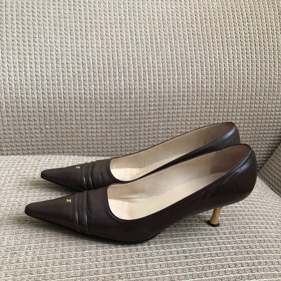 Chanel Women's Dark Brown Classic Pumps . - Picture 2 of 15